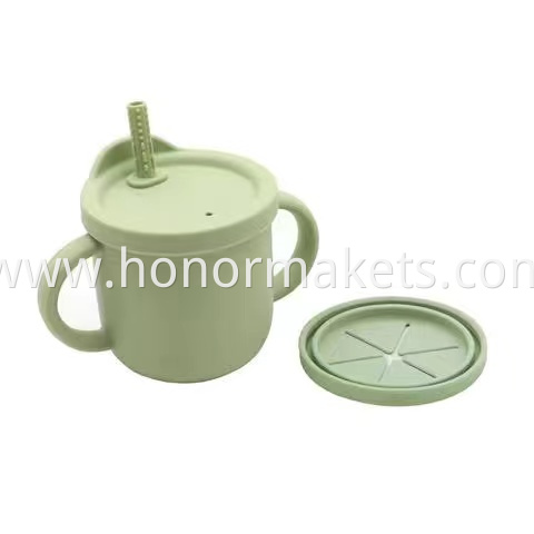 Customized Soft BPA Free Eco Friendly Snack Catcher Food Grade Toddler Baby Silicone Sippy Snack Cup With Lid